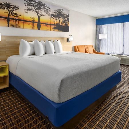 Days Inn By Wyndham ווייקרוס מראה חיצוני תמונה