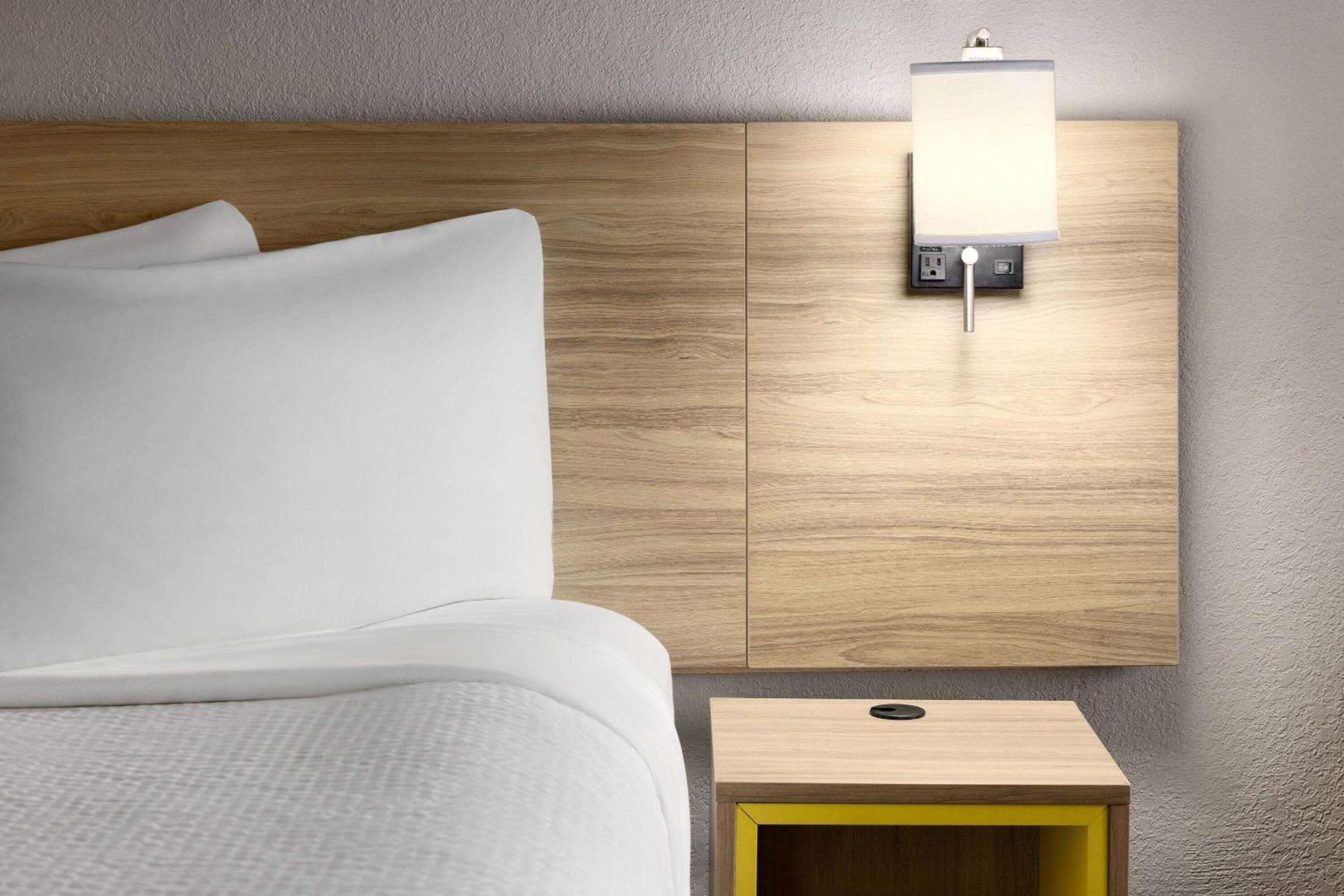 Days Inn By Wyndham ווייקרוס מראה חיצוני תמונה